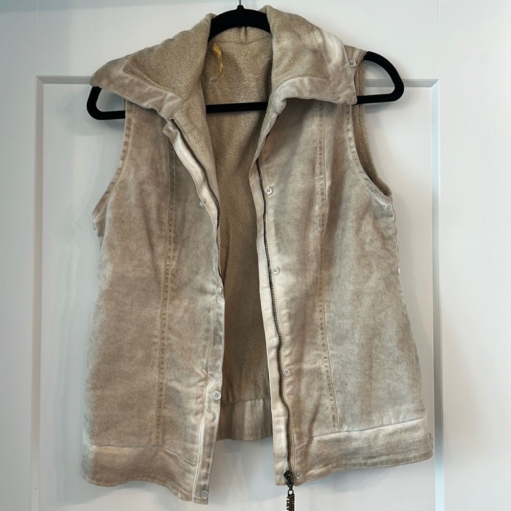 Distressed Vest with Removable Fake Fur Beige Size L